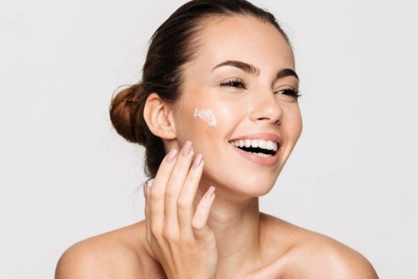 Avoid Developing Common Skin Problems: 6 Skincare Tips, Guides, and Hacks