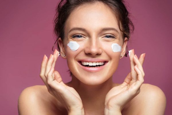 10 Best Face Moisturizers For Avoiding Dry, Cracked Skin