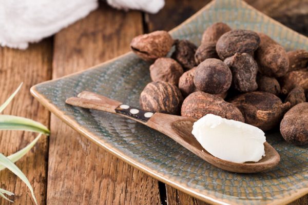 What advantages does shea butter have for the face and skin?